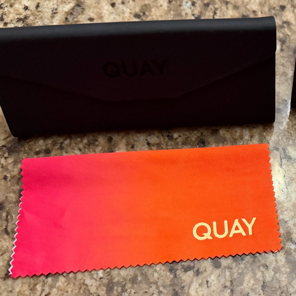 Quay Sunglasses with Case and Cloth